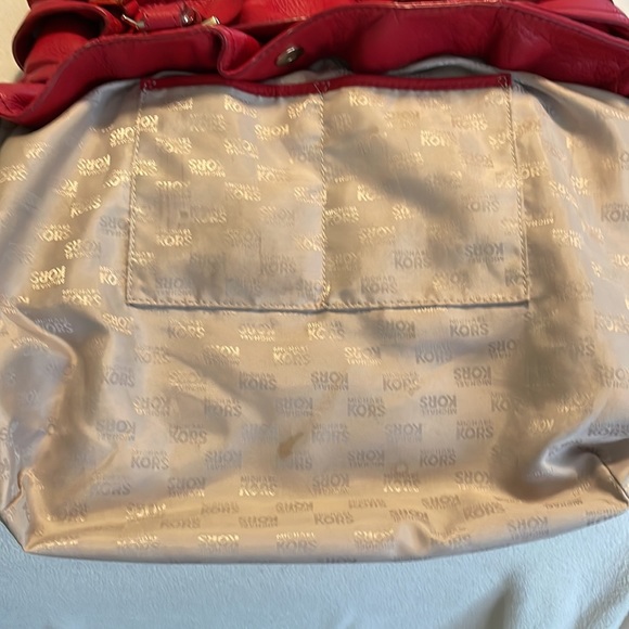 Michael Kors, red leather shoulder bag - Picture 5 of 12